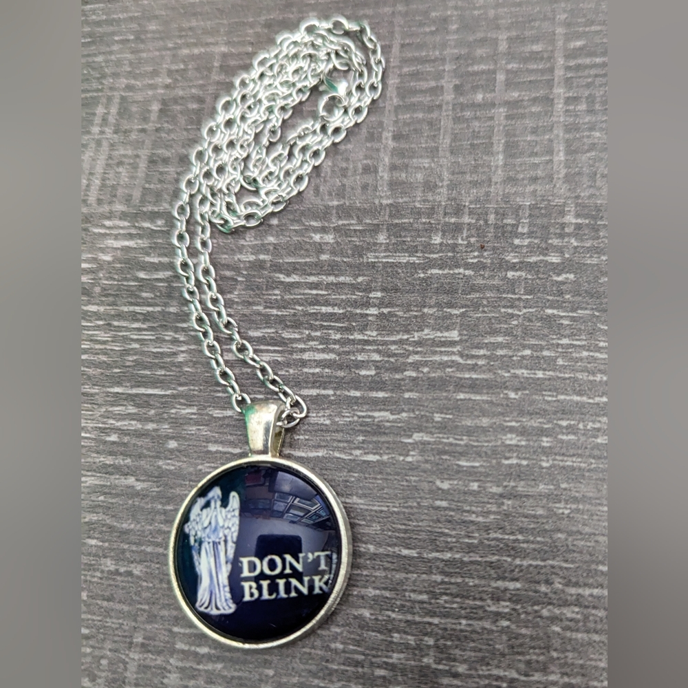 Doctor Who "Don't Blink" Necklace, NWOT